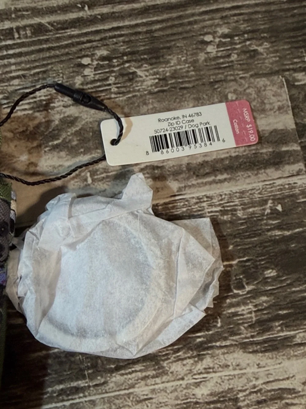 Vera Bradley Zip ID in Dog Park - Picture 3 of 3